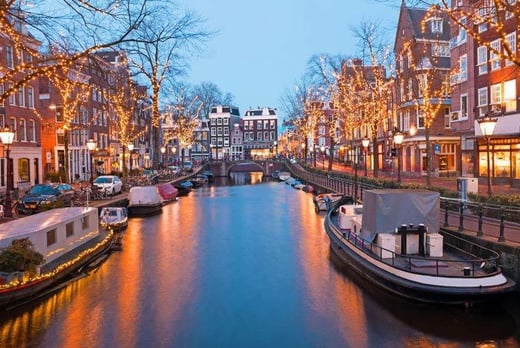 amsterdam canals at night