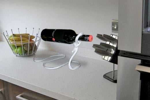 magic lasso wine bottle holder