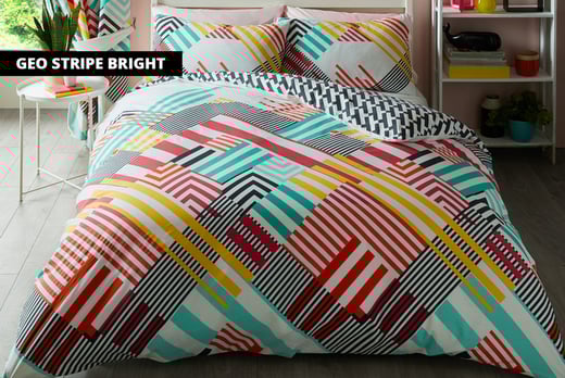 Stylish Cannabis 2 Colour Printed Duvet Cover Set Size Single Double King Super