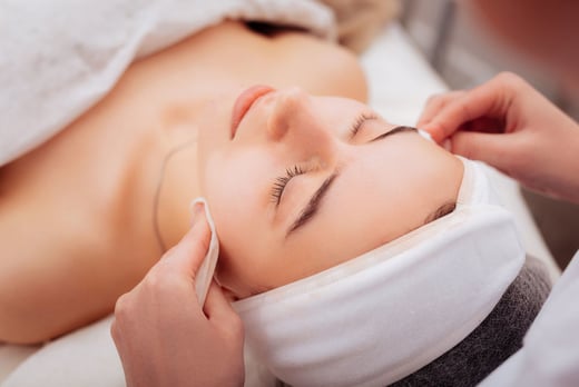 Accredited Online Luxury Facial Course from BEKE College