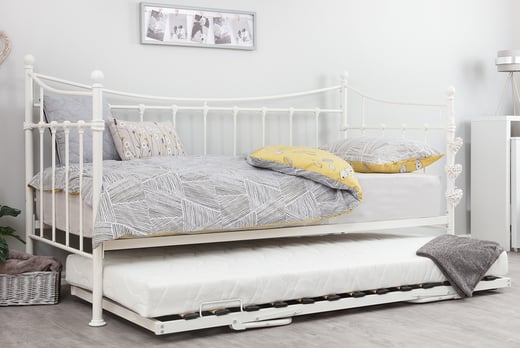 Daybed With Trundle Wowcher, Can A Trundle Go Under Any Bed