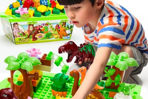 dinosaur assembling building blocks set