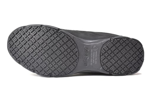 boys black trainers uk