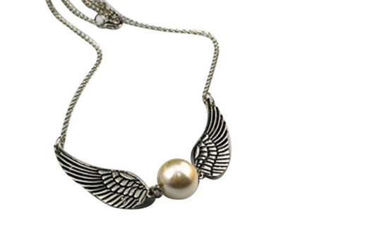 Angel-wings-necklace-2