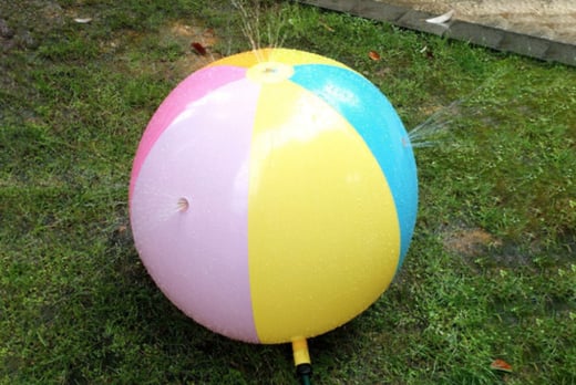 Inflatable-Garden-Water-Sprinkler-Ball-3