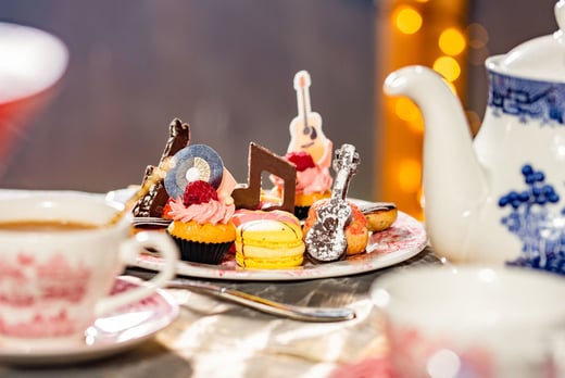 Pod Sparkling Afternoon Tea - DoubleTree by Hilton | Restaurants & Bars ...