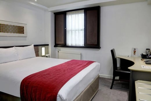 Corus Hotel Hyde Park - Bedroom