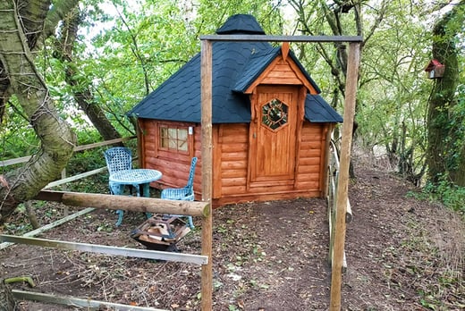 Oak Lodge Retreat - Hobbit Hut