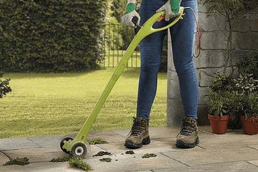 IRELAND-GARDEN-GEAR-ELECTRIC-WEED-SWEEPER-With-Additional-Brushes-1