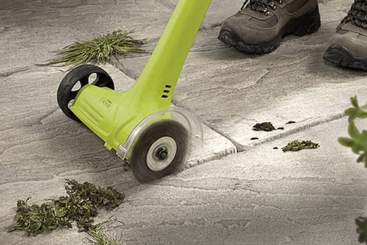 IRELAND-GARDEN-GEAR-ELECTRIC-WEED-SWEEPER-With-Additional-Brushes-2