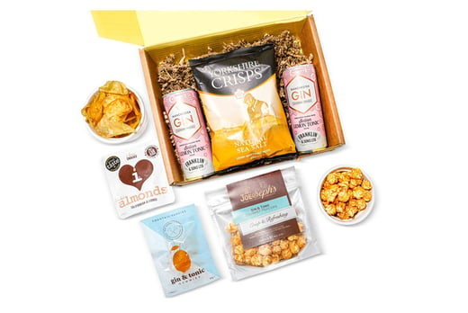 GTS2Gin & Treats Hamper – with 5 Items - Flowersdelivery4u