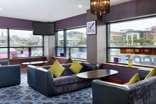 Jurys Inn Newcastle Gateshead Quays - lounge