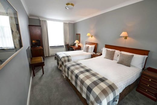 Blarney Woollen Mills Hotel - bedroom