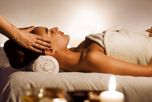 ‘Indulge Yourself’ Sap Day – 1-Hour Treatment and Lunch – Cardiff  