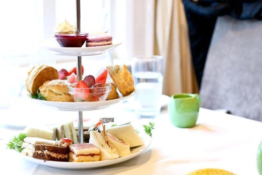 'Gavin & Stacey' Afternoon Tea & Prosecco Cocktail for 2 - Barry