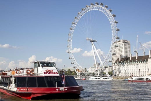 Thames Evening Cruise For 2 – Bubbly, Canapés & Live Music