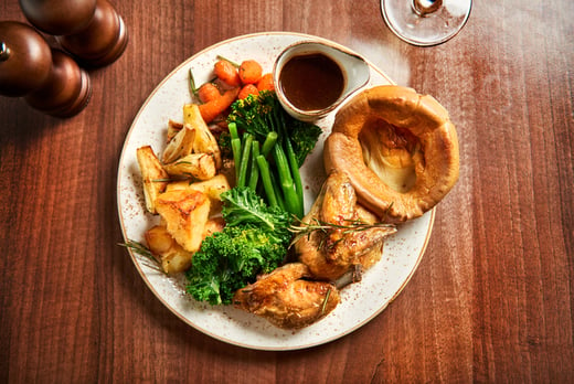 Sunday Roast and Wine for 2 – First Street Bar and Kitchen
