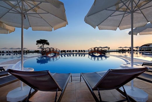 Litore Resort Hotel & Spa - sun loungers