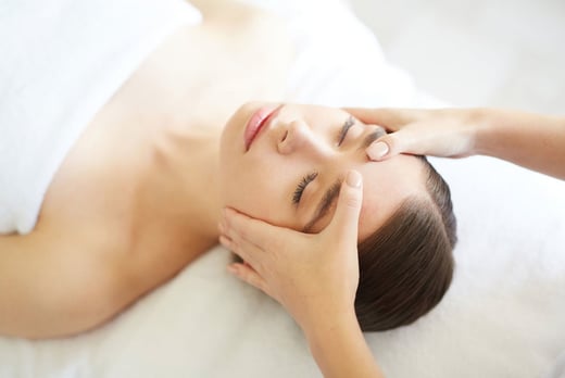 45 Min Indian Head Massage & Face Massage Deal