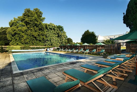 Avisford Park Hotel-pool 