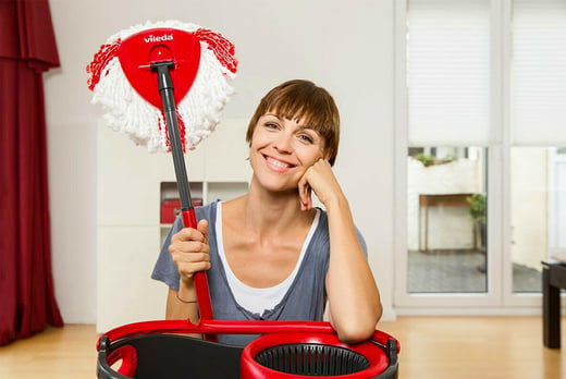 Vileda-Easy-Wring-and-Clean-Turbo-Mop-and-Bucket-Set-1