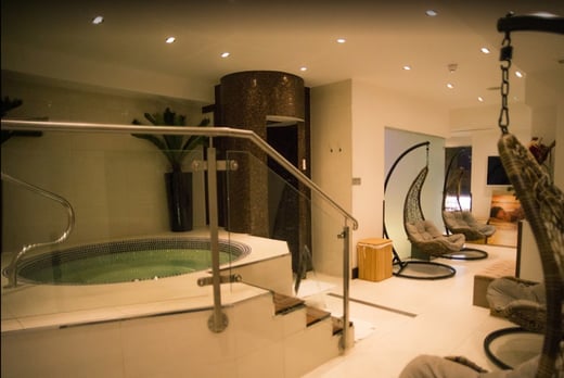 Luxury Spa Day and Treatments - Voucher - Drinks - 4* West End Hotel