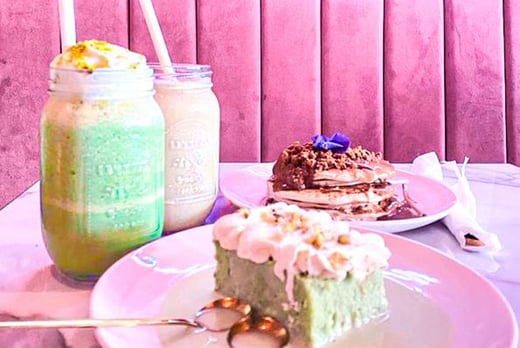 Cake & Frappe Or Milkshake For 2 – Nayla Cafe’s – Finchley Road