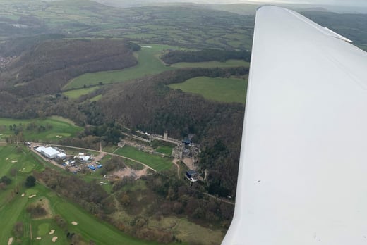 North Wales Flight Experience – Multiple Options Including "I'm a Celebrity" - 1 Hour in the Sky! 