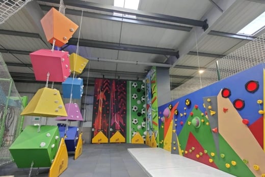 2 Hour High Ropes and Climbing Wall Session – Liverpool 
