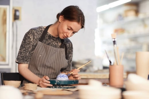 A Complete Guide To Taking a Pottery Class and Navigating The World Of Craft