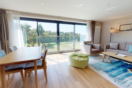 4* Hampshire Apartment Stay for 4 - Dublin South - LivingSocial