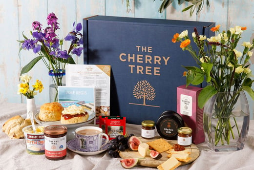 A Little Afternoon Tea of the Rings Letterbox Hamper 