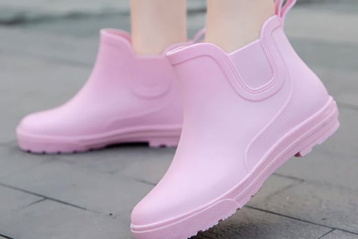 Women's-Short-Wellington-Raining-Boots-1
