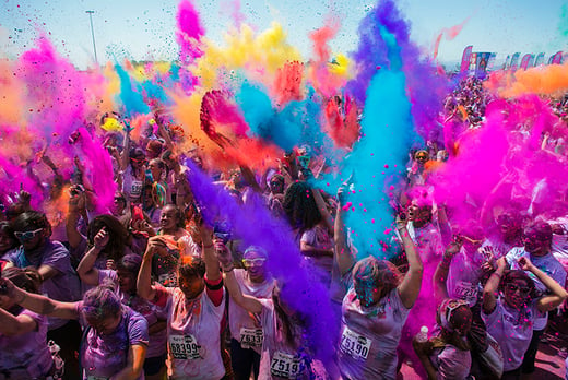 run-or-dye-5k-15-locations-leeds-wowcher