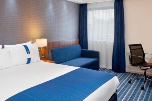 City hotel london. Holiday Inn в Лондоне. Holiday Inn Express London. Отеле Holiday Inn Express London - excel Великобритания. Холидей ИНН Лондон перевод.