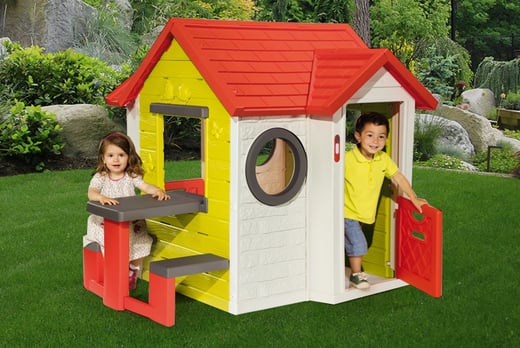 smoby playhouse with picnic table